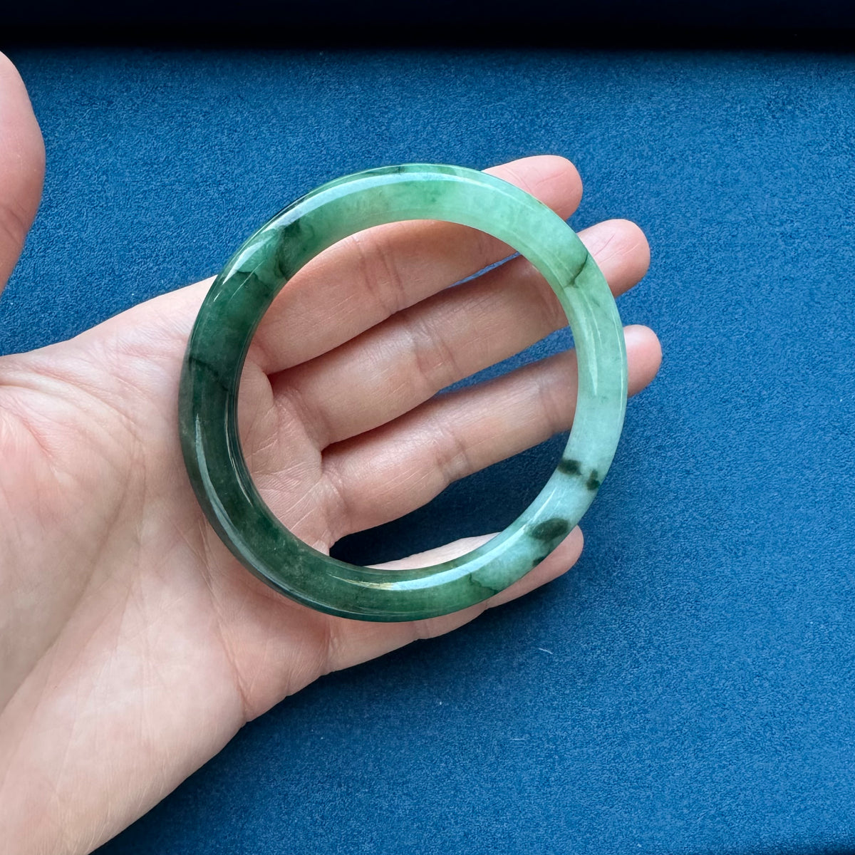 Natural Green Pattern Jadeite Bangle - 58mm Petite Round